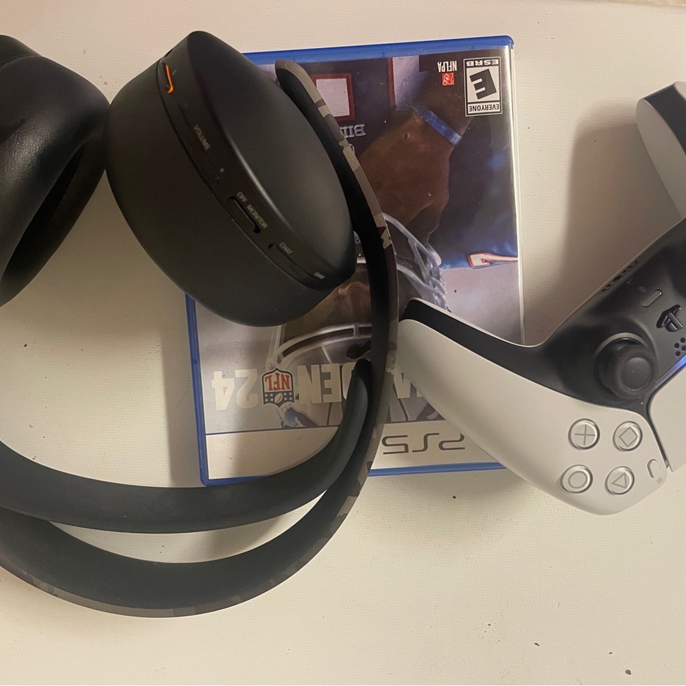 Ps5 - Picture 2 of 2